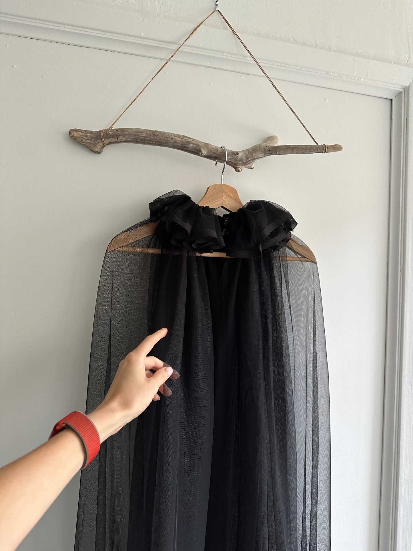 Tulle sheer cloak with ruffle collar for women